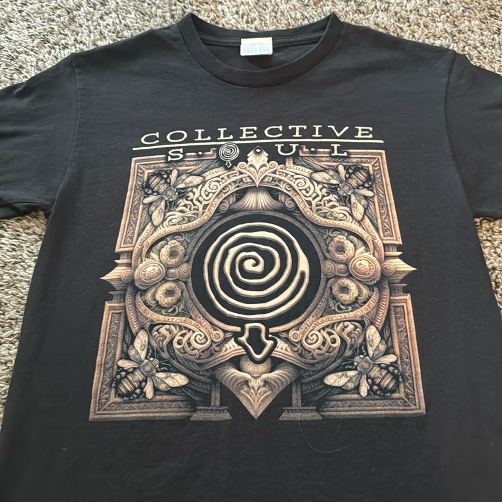 Tour tee